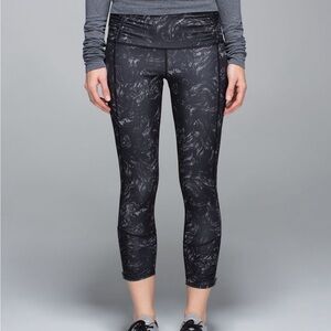 Lululemon Black Patterned Leggings - size 8 Luxtreme
Arsenal Ambient Grey Black